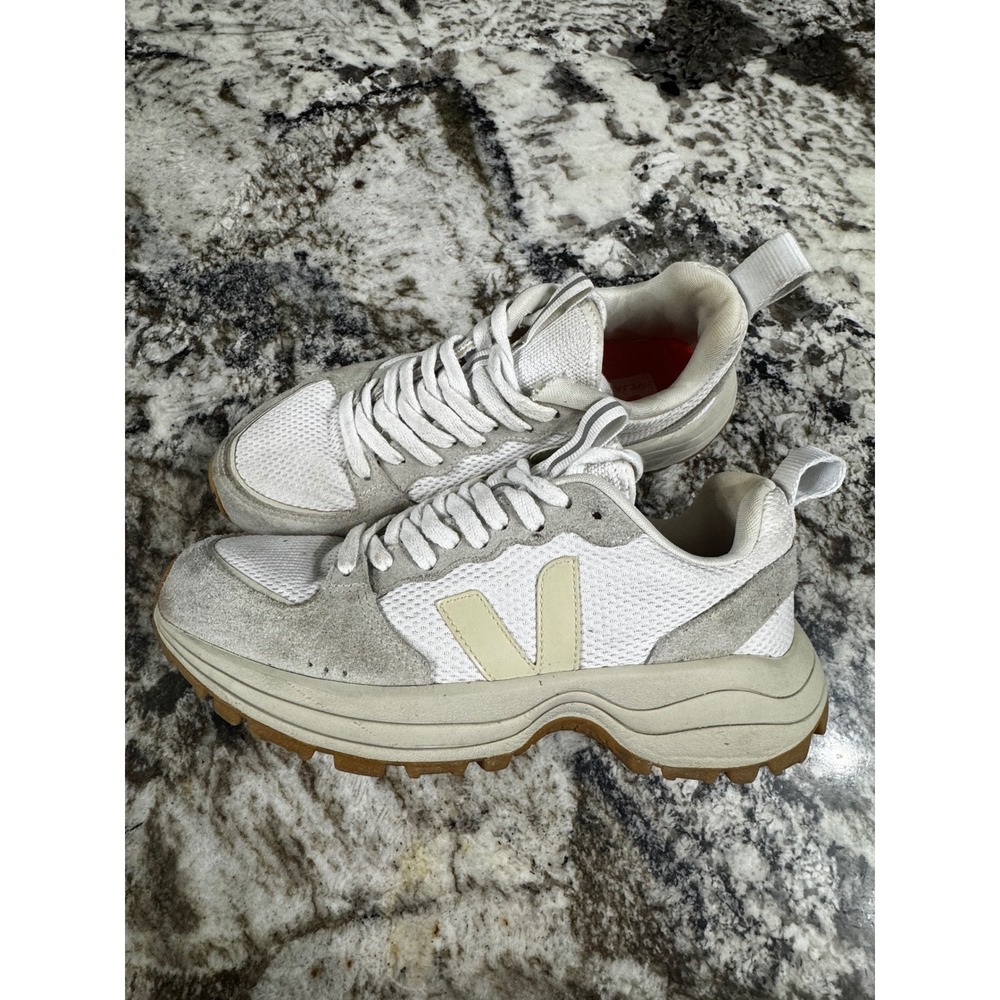 Veja Venturi Alveomesh White Grey Suede Chunky Sneakers Womens 7 EUR 38